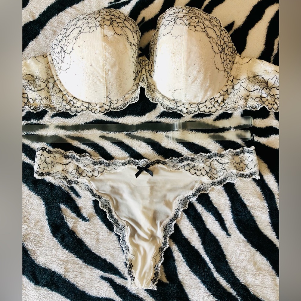 VS Dream Angels Multi-Way Bra